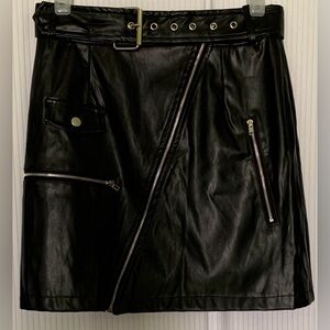 Pretty Little Thing - Black Faux Leather Skirt With Faux Pocket / Zipper Detail